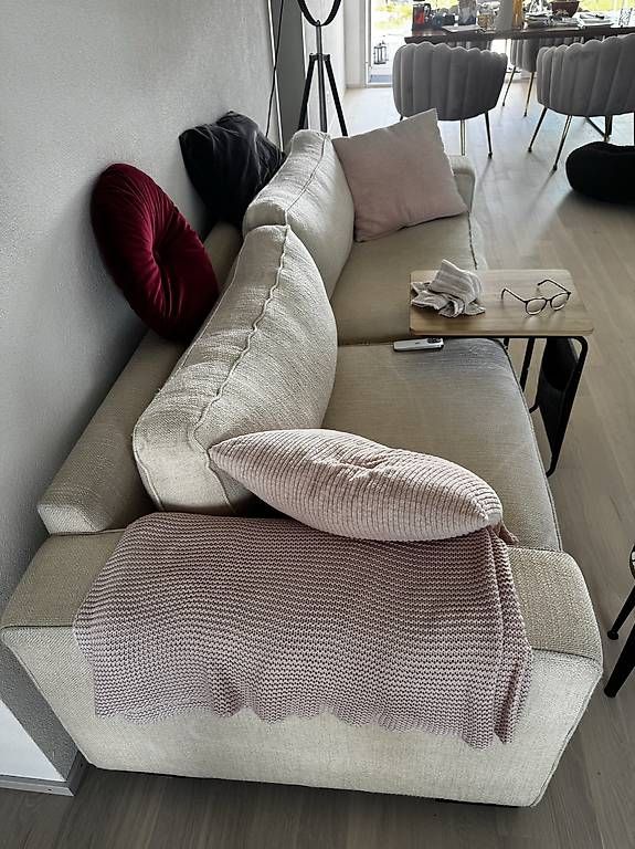 Divani: Grosses bequemes Sofa 240 cm  beige/creme – Usato da Urtenen-Schönbühl venduto da donkaputo 3