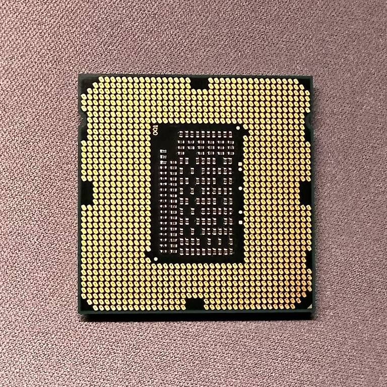 PC: Intel Core i5 2500S 2.70GHz Prozessor – Usato da Bern venduto da bohdan_m 1