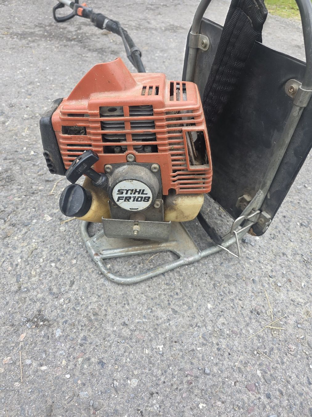 Stihl Rasenmäher: Sthil FR108 Rasentrimmer – Gebraucht aus Buchs SG von MATGEOMAR 2