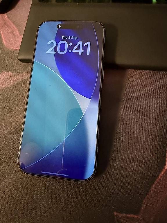 Telefoni cellulari / Smartphones: 256GB Blau 17 Pro – Usato da St. Urban venduto da Fin_d2jv 1