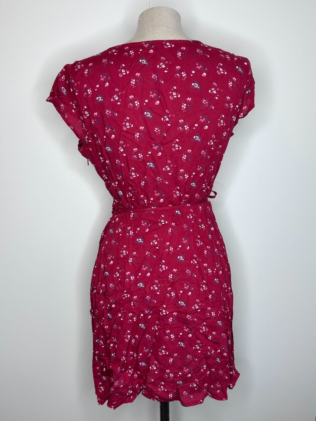 Hollister Kleider: Wrap Dress with Floral Print – Gebraucht aus St. Gallen von look-twice 2