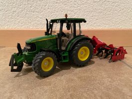 SIKU John Deere 5820 mit Grimme Kartoffelhäufelgerät