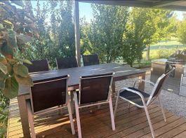 Massiver Gartentisch inkl. 6 Stühlen
