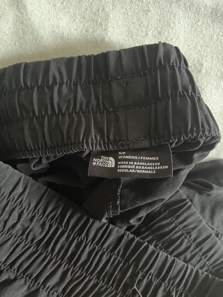 North Face Pantaloni: The North Face Shorts – Nuovo (secondo la descrizione) da Ogens venduto da lau_z665 4