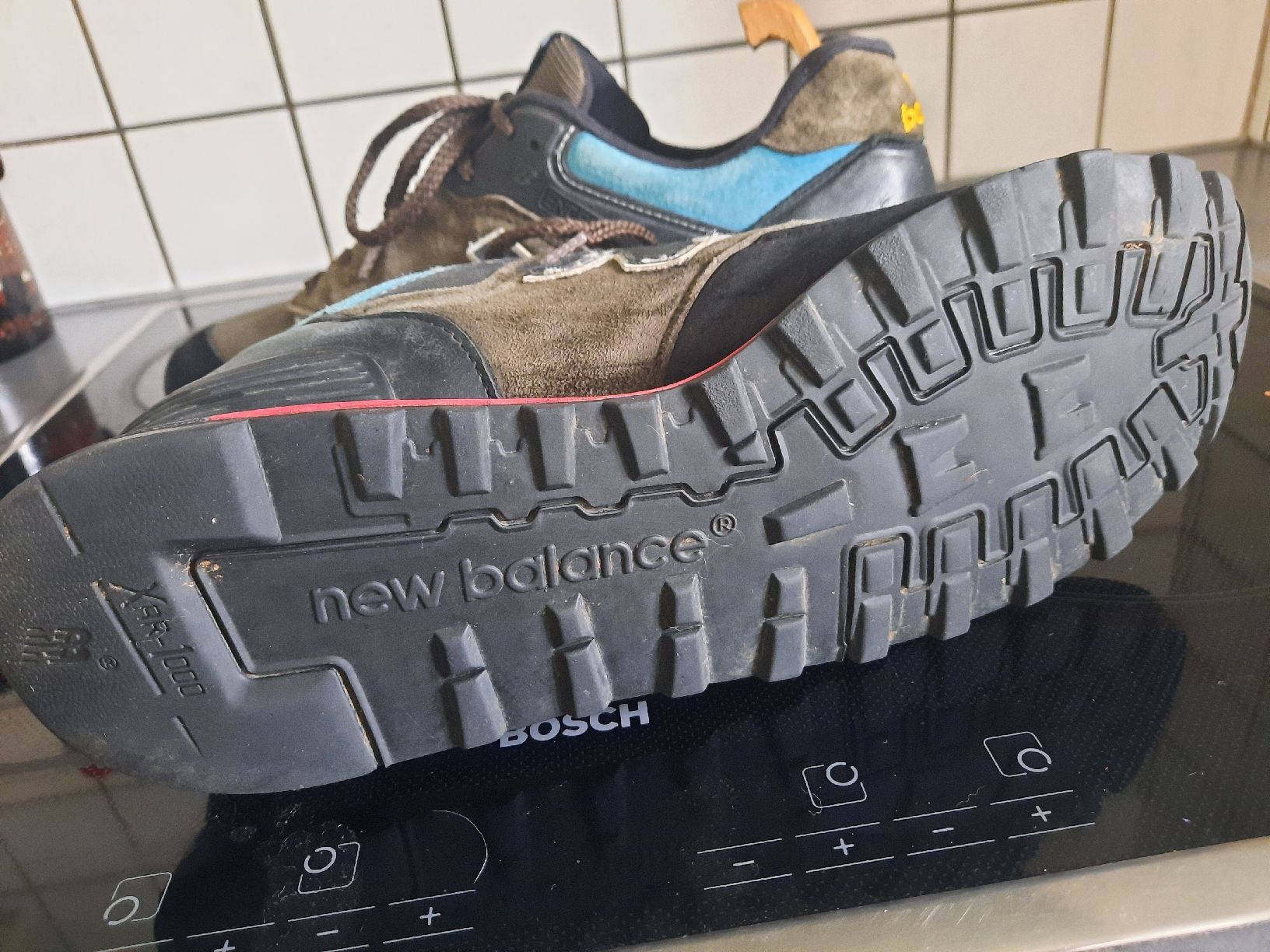 New Balance Herrenschuhe: NEW BALANCE. Pointure : 42,5 – Gebraucht aus Le Locle von marylise01 2