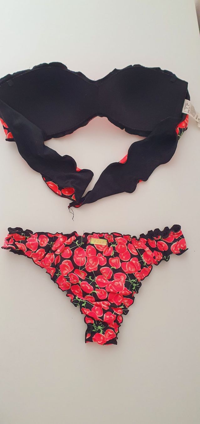 Calzedonia Costumi da bagno & Bikini: Bikini Calzedonia Kirsche Gr. S – Usato da Stansstad venduto da InStyle8 2