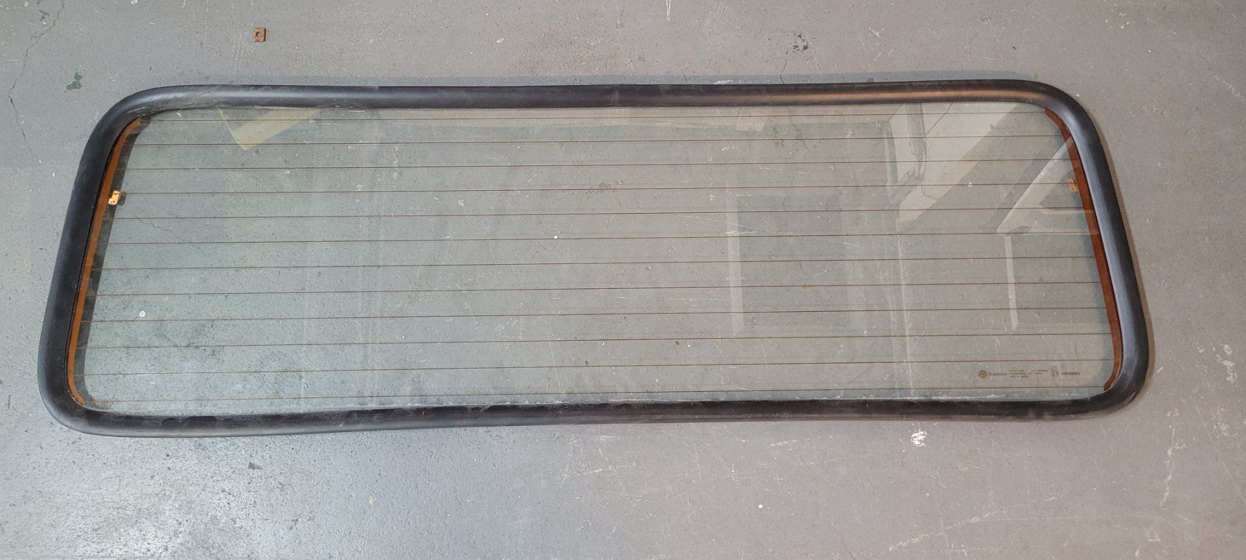 Tutti pezzi di ricambio auto: VW T2 - Heckscheibe beheizbar – Usato da Thun venduto da Douche