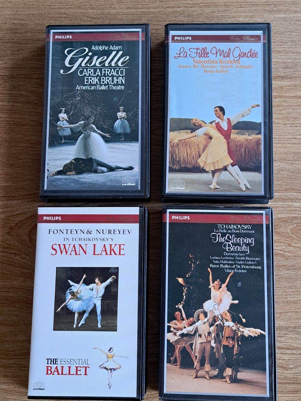 Tutti i VHS: VHS-Videokassetten, 4 verschiedene Ballet – Usato da Unterseen venduto da Kanica