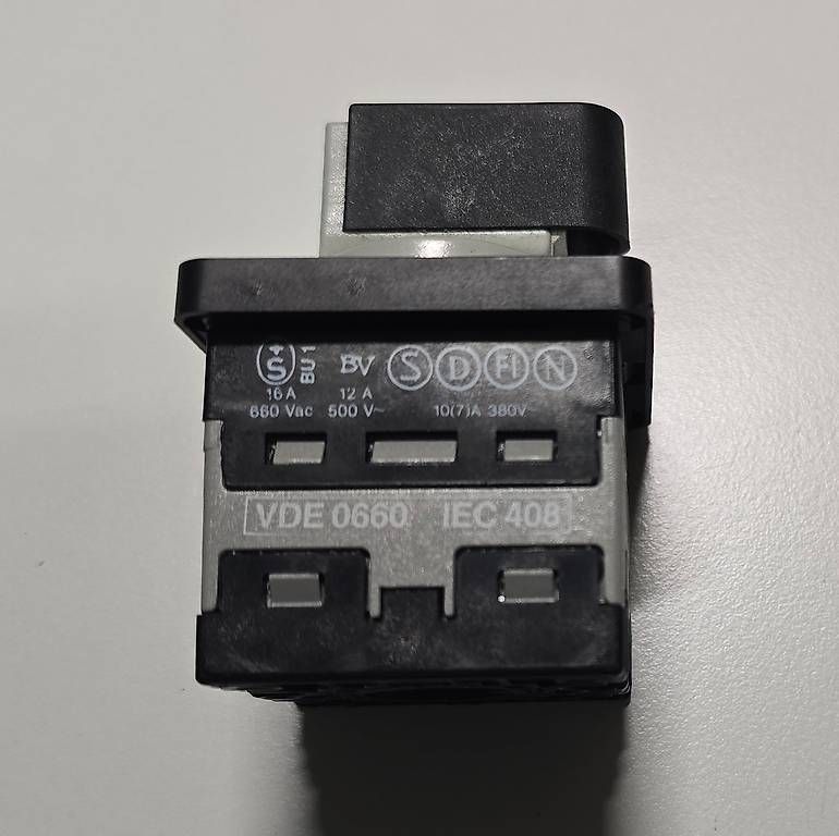 Componenti elettronici: Einbauschalter BACO PR12, 500 Volt / 12 A – Usato da Steinerberg venduto da Bcsbcs 1