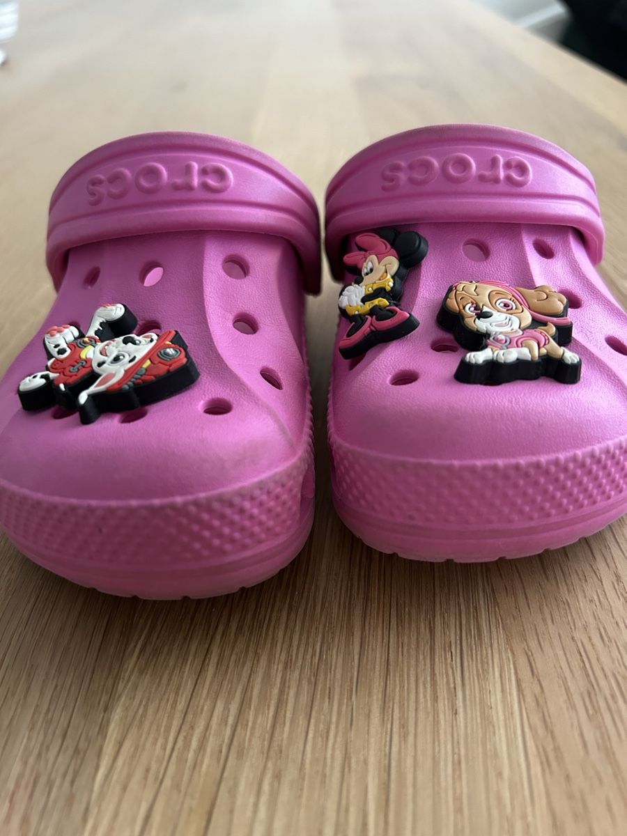 Crocs Scarpe per ragazze: Pinke Crocs – Usato da Stäfa venduto da Michelecarmen8892 1