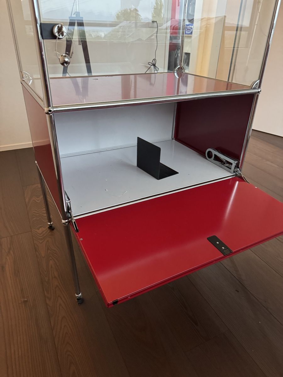 USM Vitrinen: USM Glasvitrine wahlweise Rot oder Weiss – Gebraucht aus Altendorf von Giovanni77 4