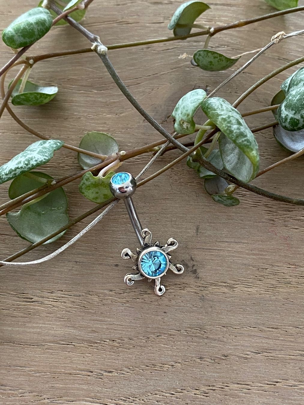 Gioielli per piercing: Tolles Bauchpiercing, Piercing, Silber mit blauem Stein, neu – Usato da Lachen/SZ venduto da Flower2