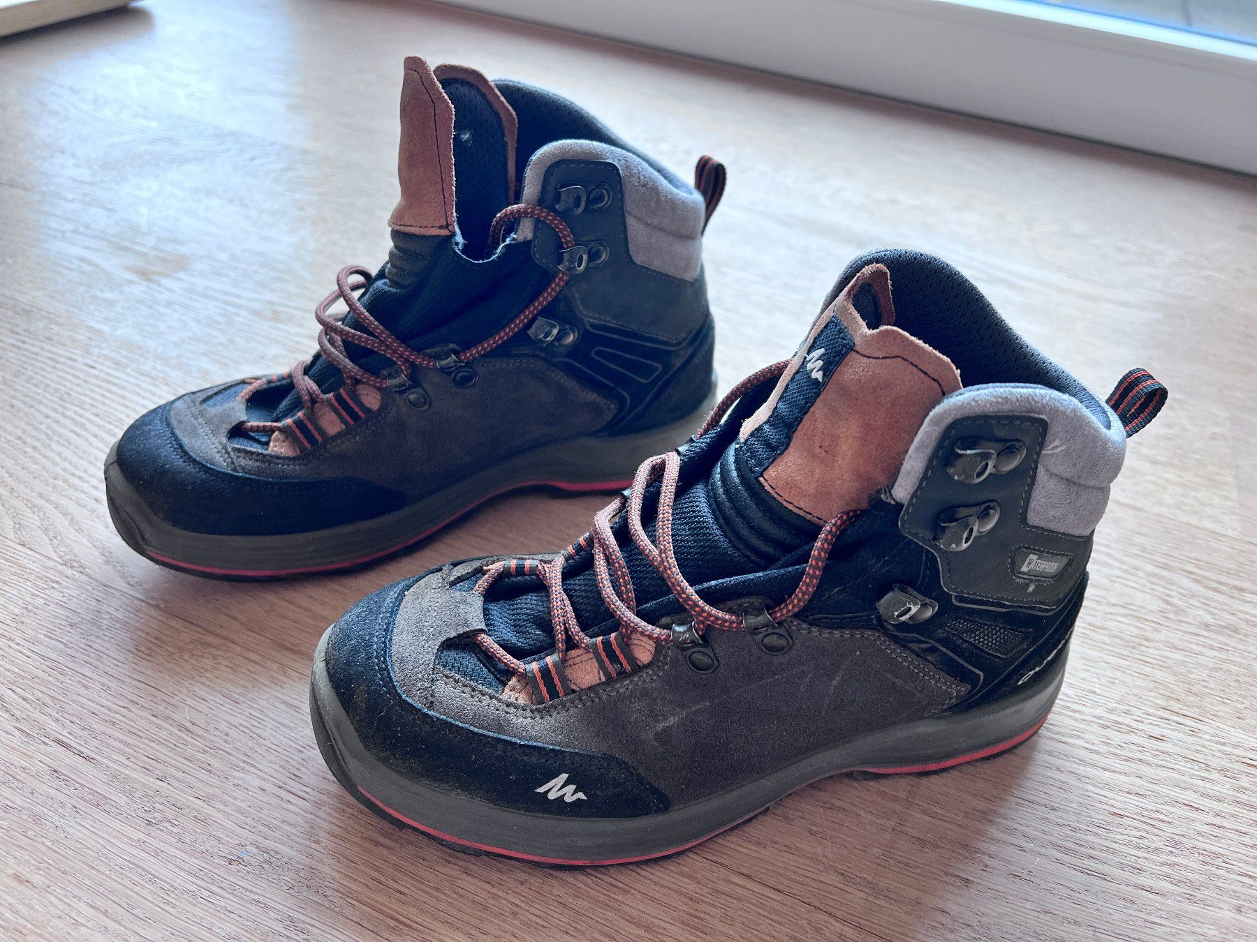 Decathlon Scarpe da uomo: Wanderschuhe Quechua, Gr. 39 - Waterproof – Usato da Kloten venduto da sanibunny 1