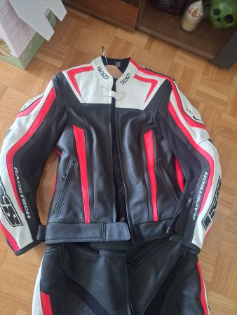 Combinaison moto femme en cuir noir et rose IXS