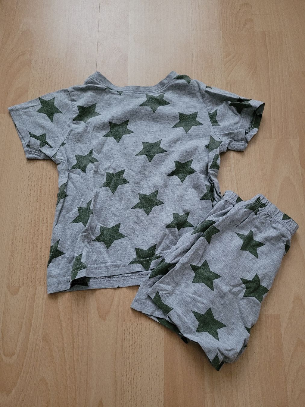 Pyjamas: Pyjama gr. 110/116 – D'occasion à Inwil par Flower2325