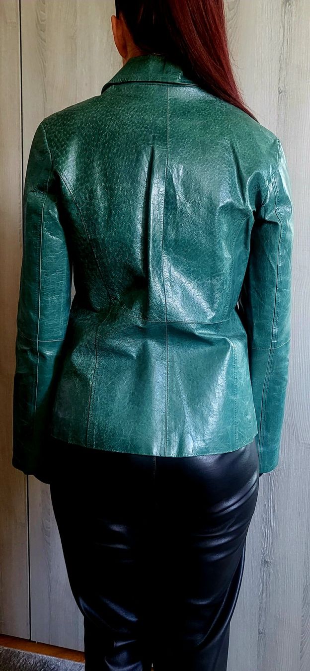 Vero Moda Jacken: Veste cuir vert émeraude, boutons bijoux, S. – Gebraucht aus Neuchâtel von wikit 1