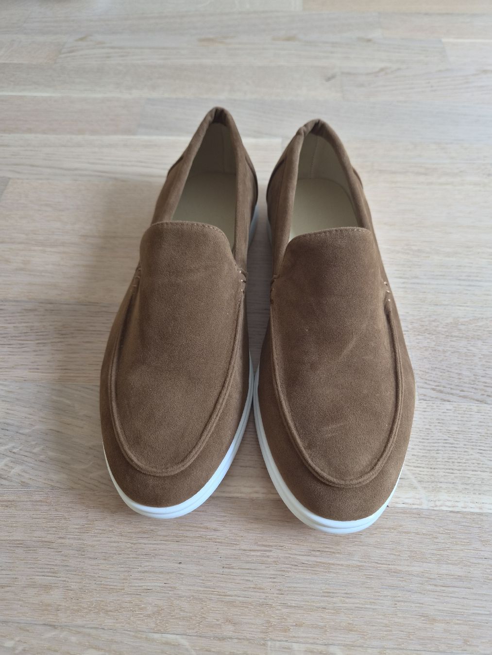 Chaussures hommes: Loafer / Slipper braun Gr. 44 – D'occasion à Goldach par Napoleon_1992