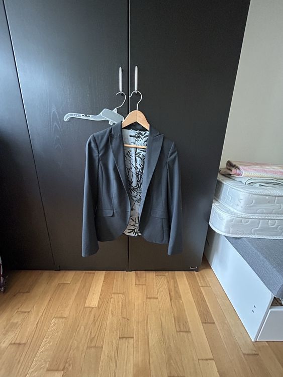Sisley Ensembles & Tailleurs: Sisley blazer 160 cm size 40 – D'occasion à Allschwil par Evrim78 1