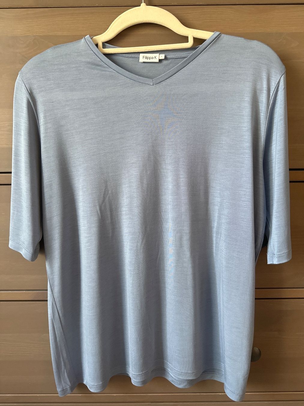 Top: Filippa K Top blau Gr. L NEU! – Nuovo (secondo la descrizione) da Brütten venduto da Rod816