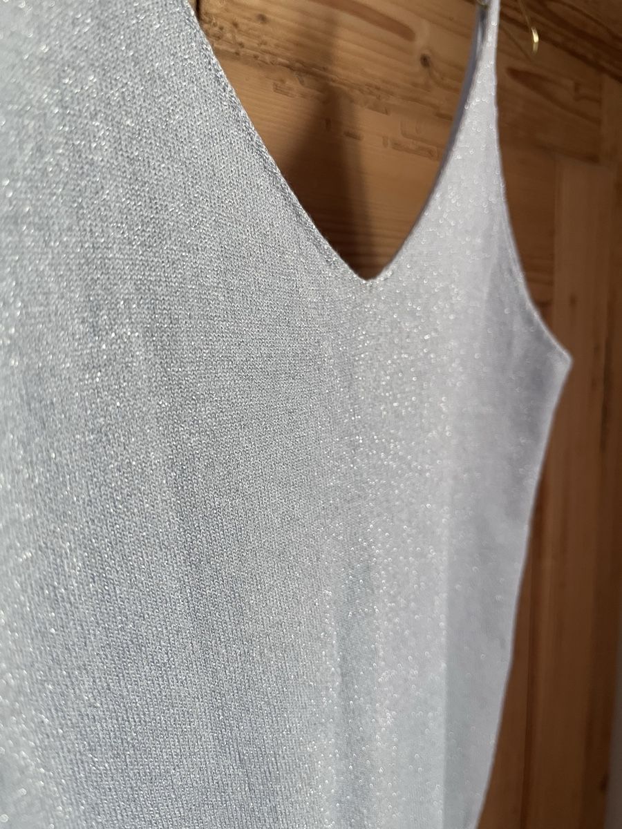 Tops: Schönes blaues Glitzer-Top – Neuf (Voir description) à Wil SG par aiy_fnm9 4