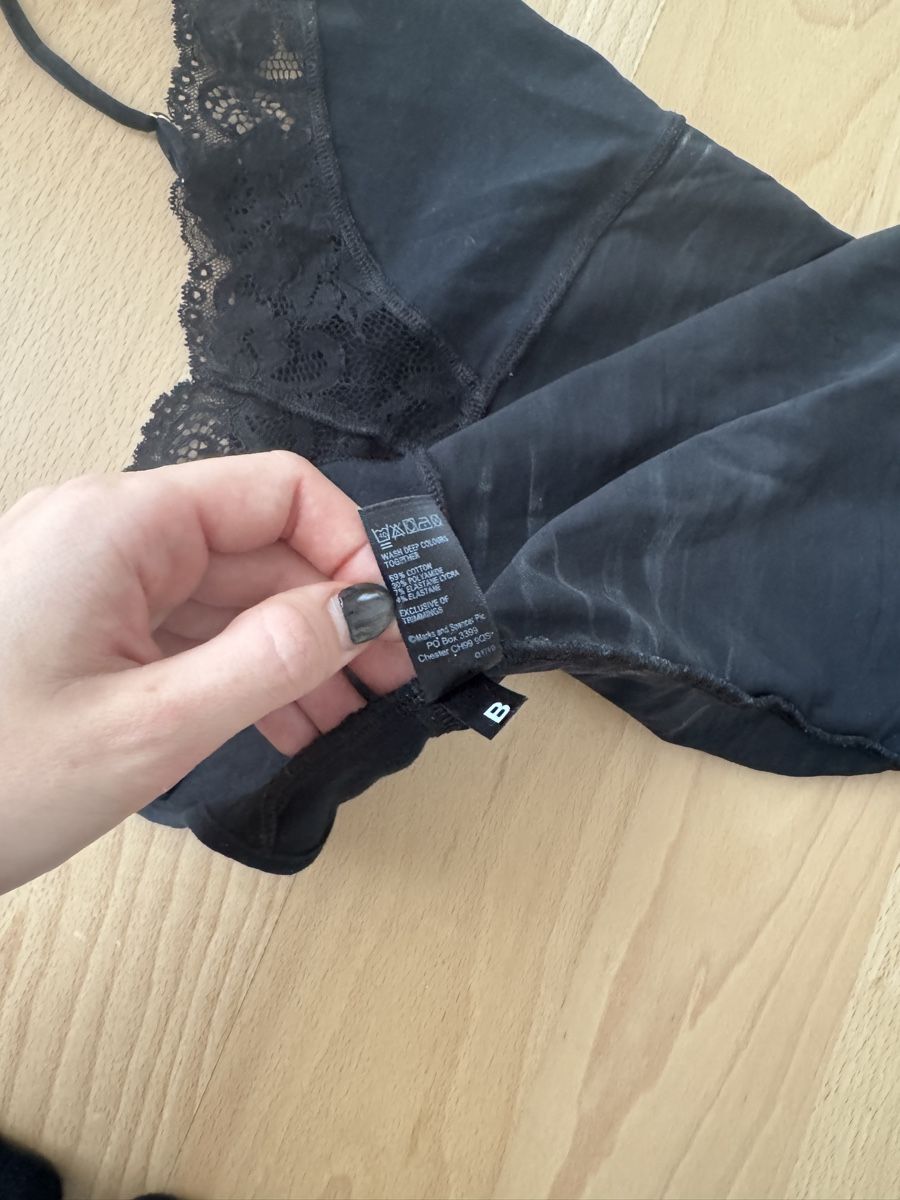 Top: Marks & Spencer Black Lace Top, Size UK 12 – Usato da Sattel venduto da Zlata1 2