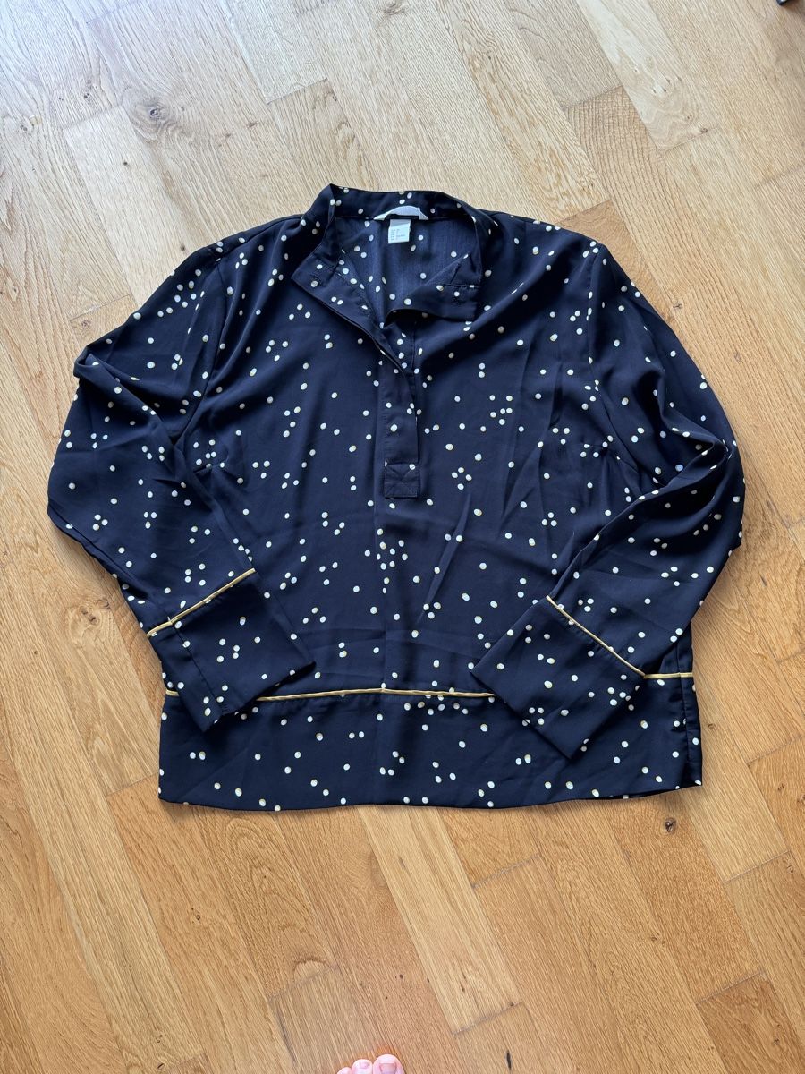 H&M Blusen: H&M Damenbluse, schwarz mit Punkten, Gr. 34 – Neu (gemäss Beschreibung) aus Davos Wolfgang von glo_6dm2