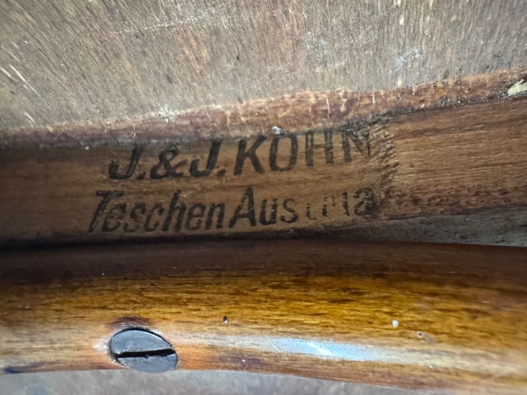 Sedie: J&J Kohn Holzstuhl mit Schnitzerei – Usato da Bern venduto da samryan 5