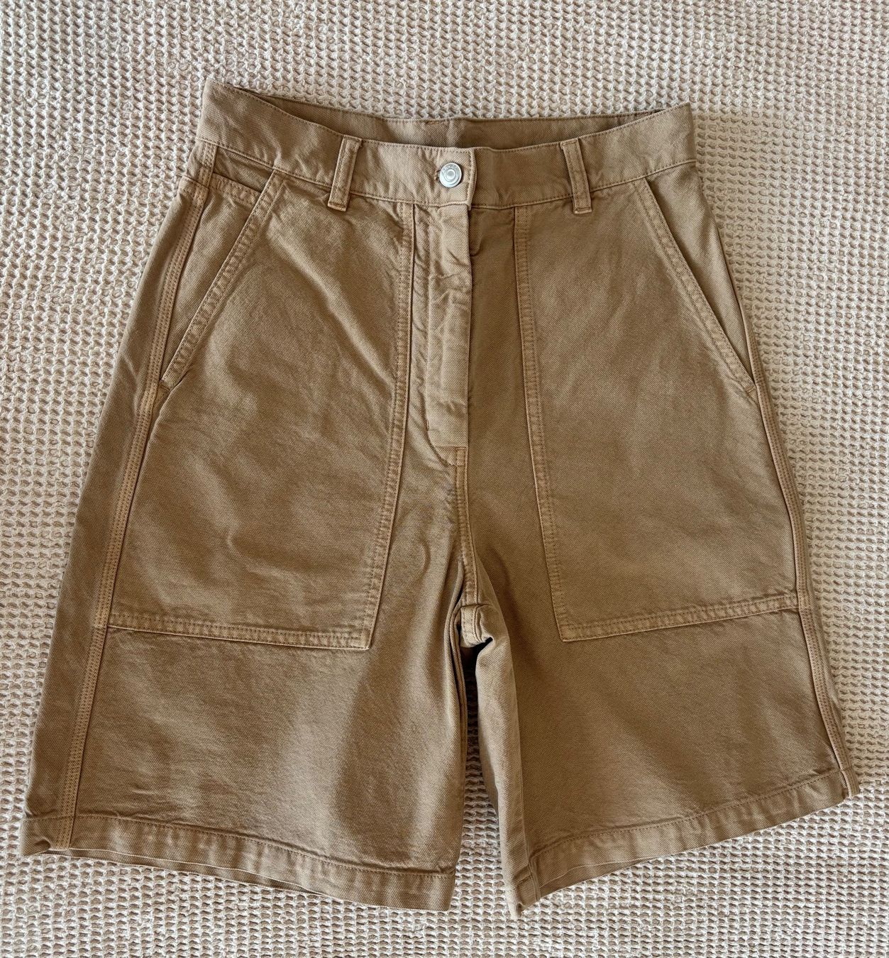 Arket Pantalons: Shorts Arket – Neuf (Voir description) à Winterberg ZH par vanilleinspiration
