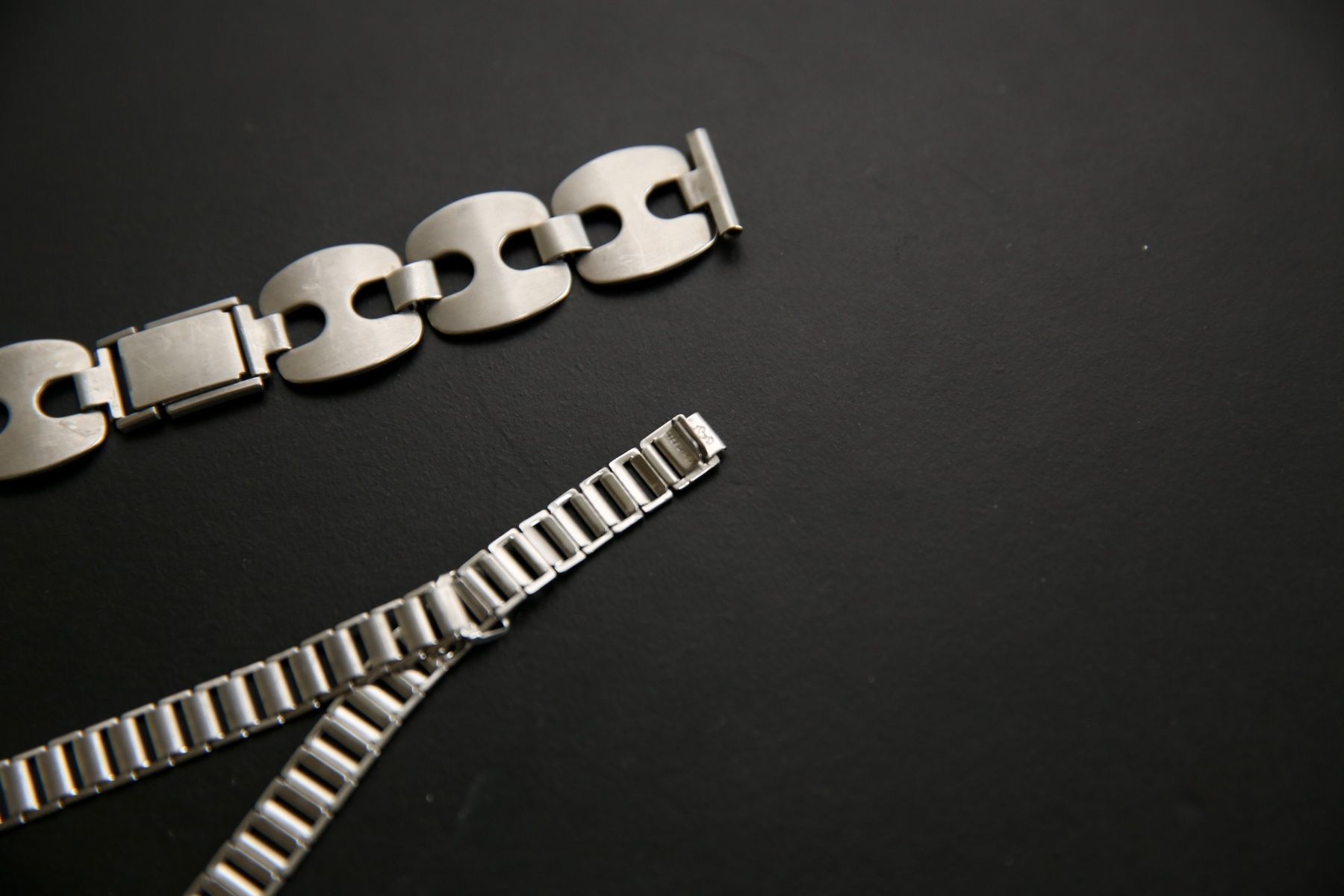 Armbänder & -reifen: 2 funky ladies watch bracelets – Gebraucht aus Zürich von considermichael 1