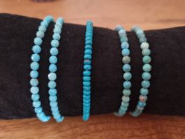 verschiedene Armbänder mit Türkis Steinen (Preise varieren)