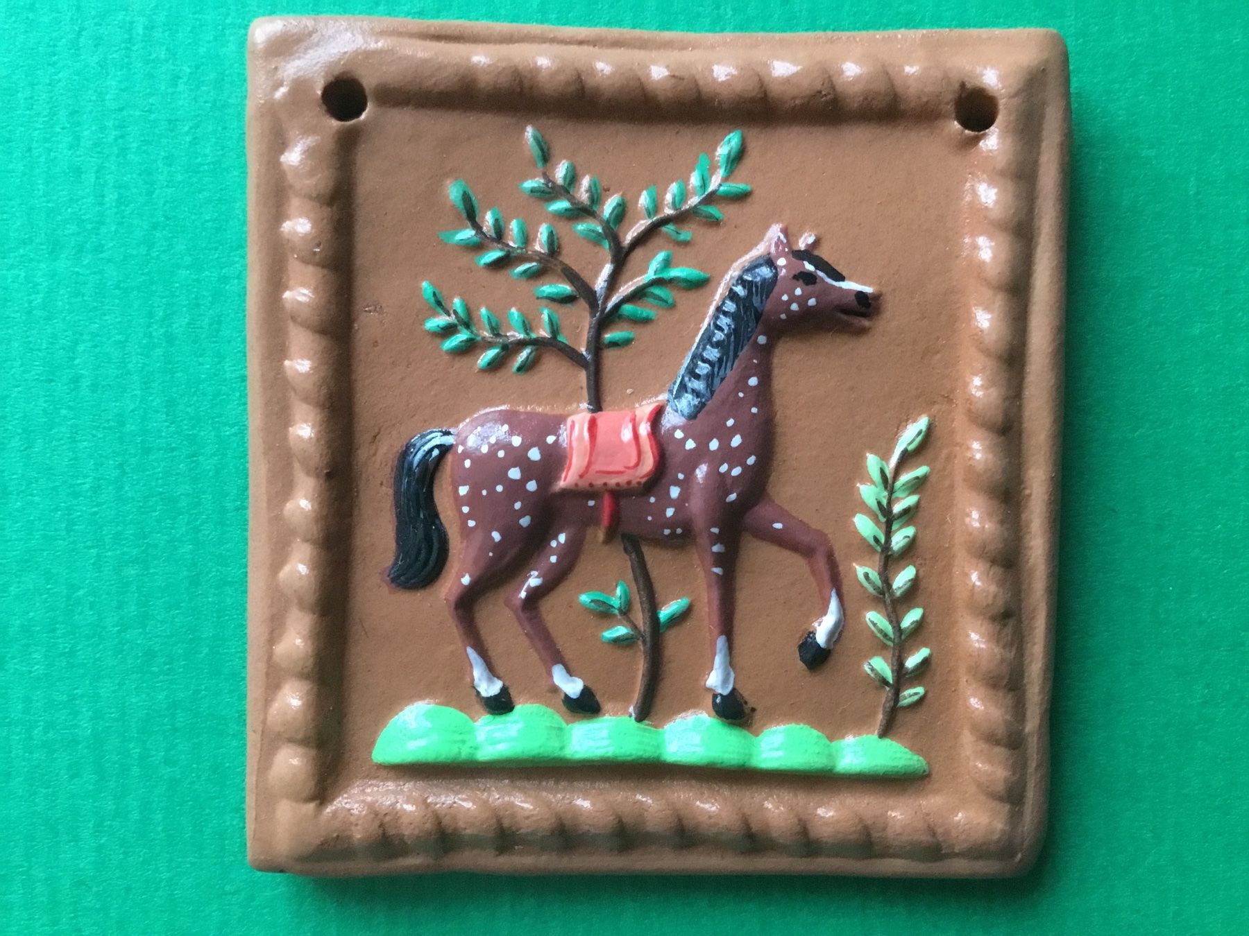 Tutte le decorazioni: Pferdemotiv auf Relief, Tonbildchen – Nuovo (secondo la descrizione) da Chur venduto da nad_xr6y