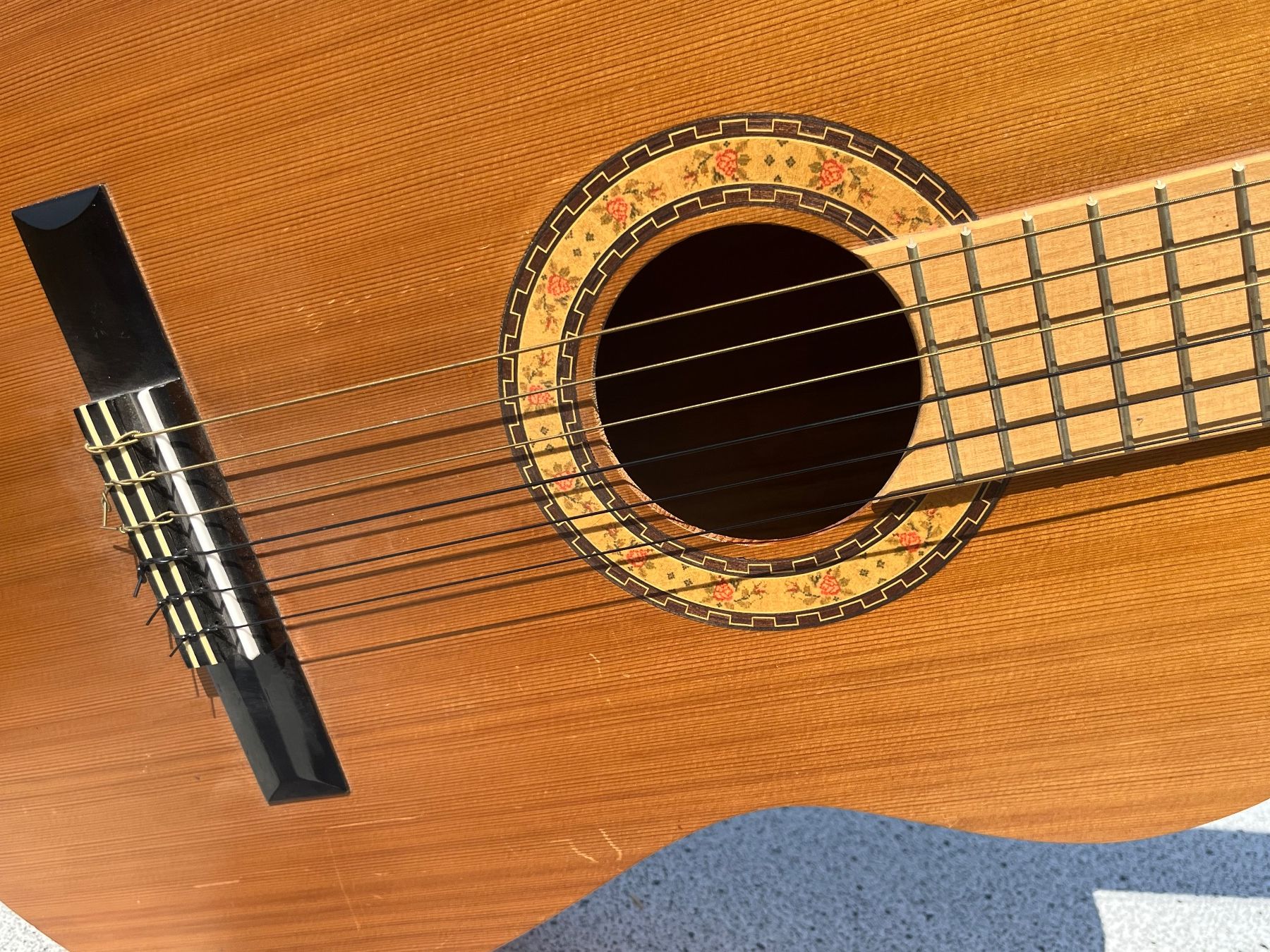Instruments de musique: Span. Konzertgitarre – D'occasion à Allmendingen b. BE par juair 3