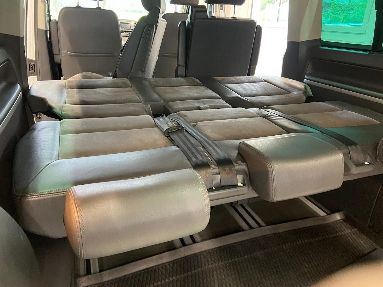 VW Camping Fahrzeuge: VW Multivan T5 2.0 BiTDI Automat 4Motion Highline DSG 180ps – Gebraucht aus Basel von top.seller 4