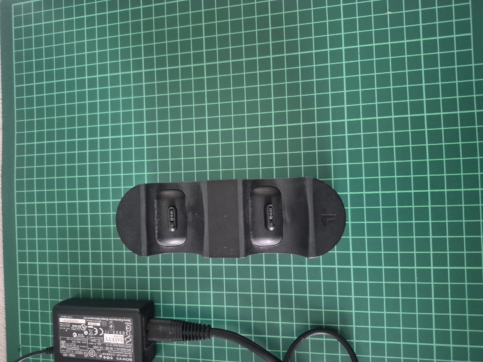 Sony Adattatori & Cavi: Sony Dualshock 4 Ladestation- Ps4 controller charger – Usato da Meyrin venduto da Retro-GZ 2