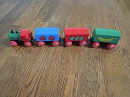 BRIO Lokomotive mit Obstwagen, neuwertig! Magnetisch