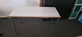 3 Schreibtische mit Metallgestell gebraucht guter Zustand