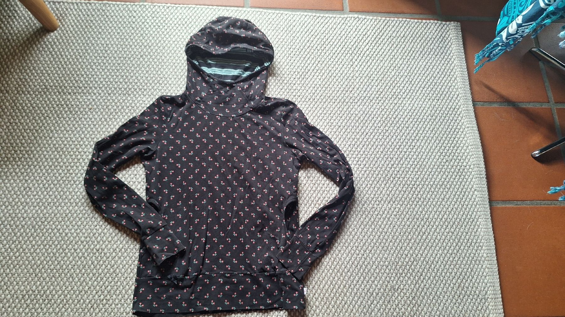 Pullover & Sweatshirts: Blutsgeschwister Pullover Gr M – Gebraucht aus Richterswil von Nathalieh2050