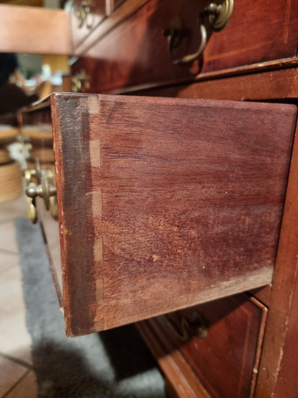 Cassettiere: seltene alte Schreibkommode in Eibe – Usato da Schaffhausen venduto da Eibenholz 9