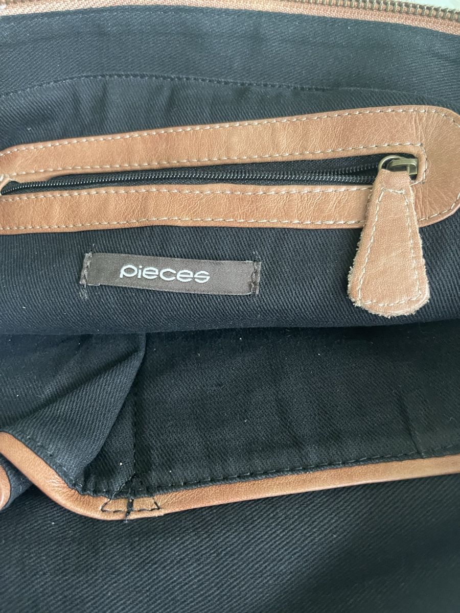 Pieces Borse: Pieces Leder Handtasche – Usato da Ueberstorf venduto da ojas23 2