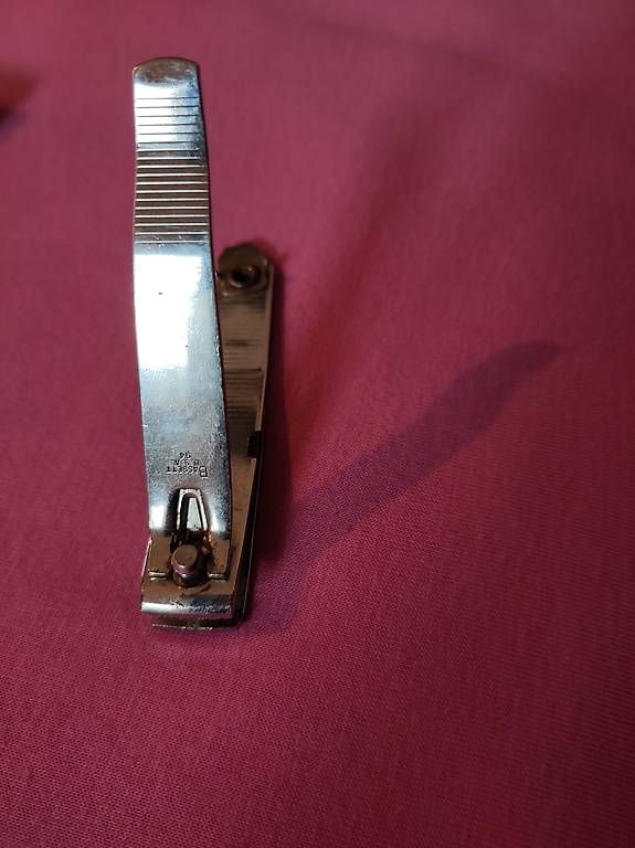 Unghie finte: Grosser Nagelklipser  – Usato da Winterthur venduto da Hasso92