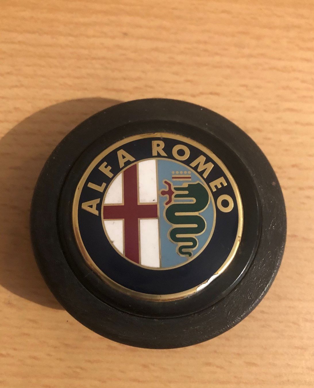 Alfa Romeo Toutes les pièces auto: ALFA ROMEO Hupenknopf – D'occasion à Neuenhof par Boh1