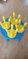 Kindertisch - Set mit 4 IKEA - Hockern
