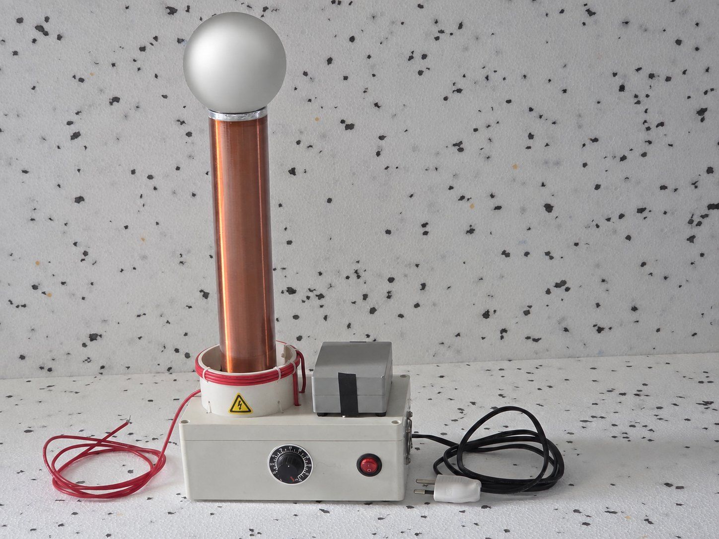 Componenti elettronici: Tesla-Spule / Hochspannungsgerät Eigenbau – Usato da Düdingen venduto da gaston_123