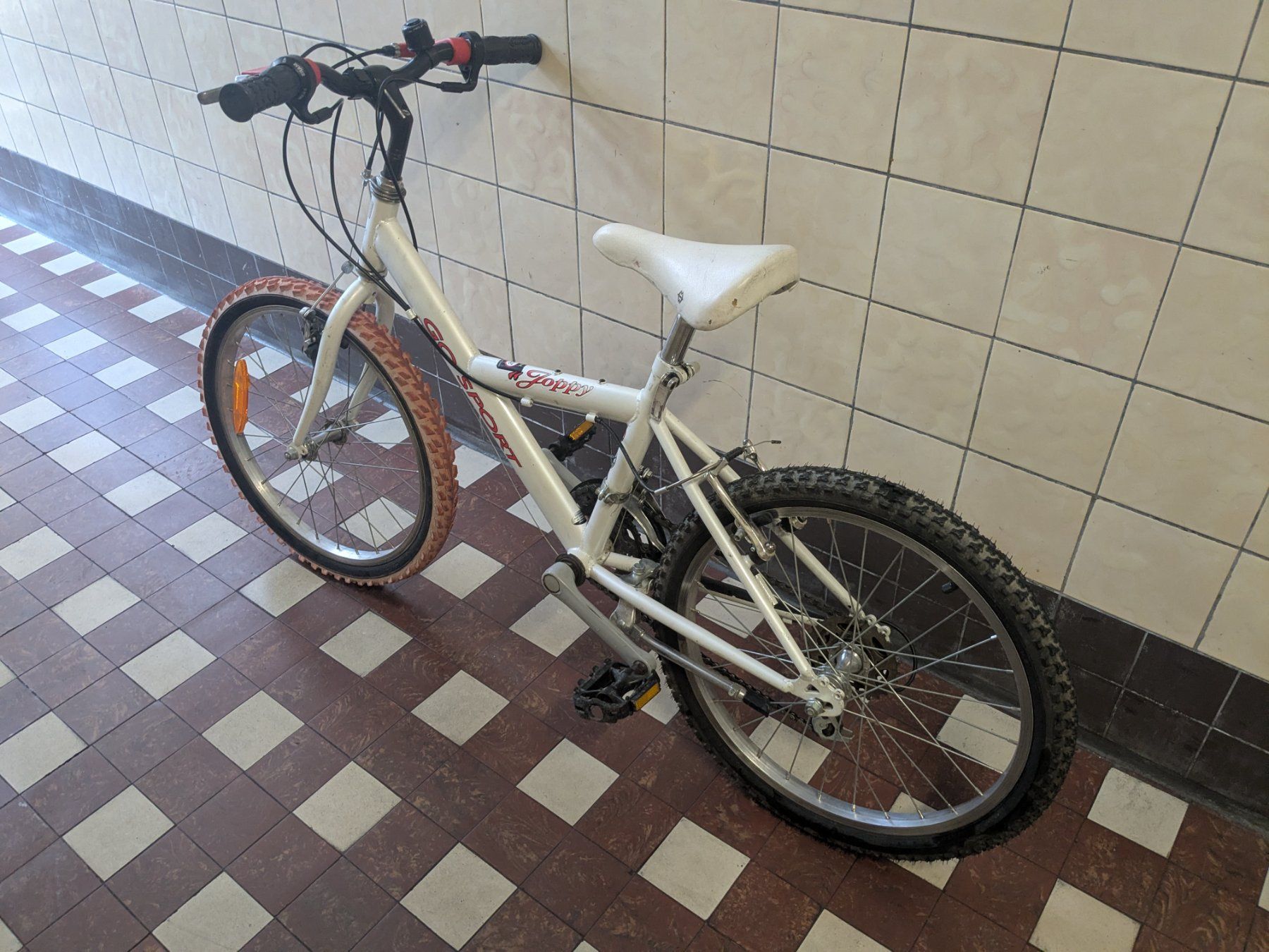 Vélos: Vélo enfant d'occasion – D'occasion à Genève par x_m_2v65 2