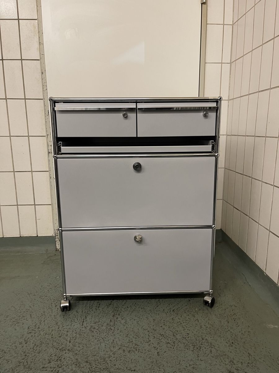 USM Eléments de bureau: USM Haller Sideboard Mattsilber 1x3 – D'occasion à Dietikon par Kumar_Occasionen 1