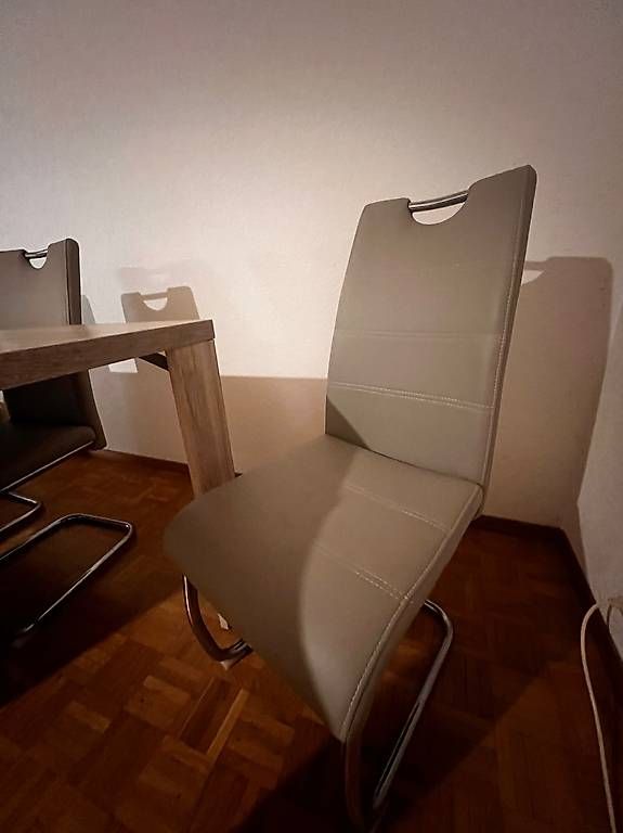 Set di tavolo e panche: Table et chaises – Usato da Yverdon-les-Bains venduto da fon_5pws 3