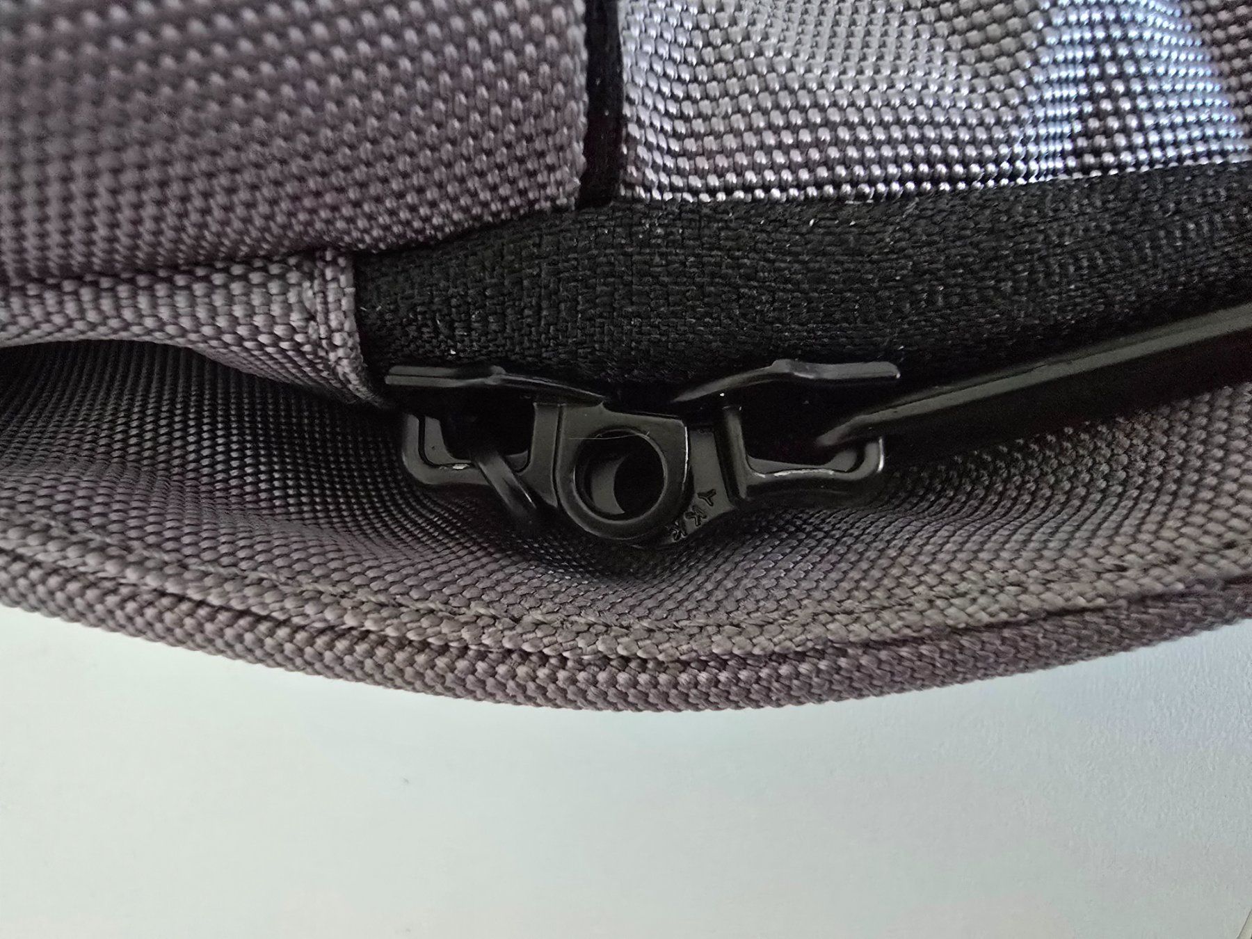 Zaini: XD Design Sac à dos Bobby Sling sécurisé – Usato da La Chaux-de-Fonds venduto da Cokecollection 6