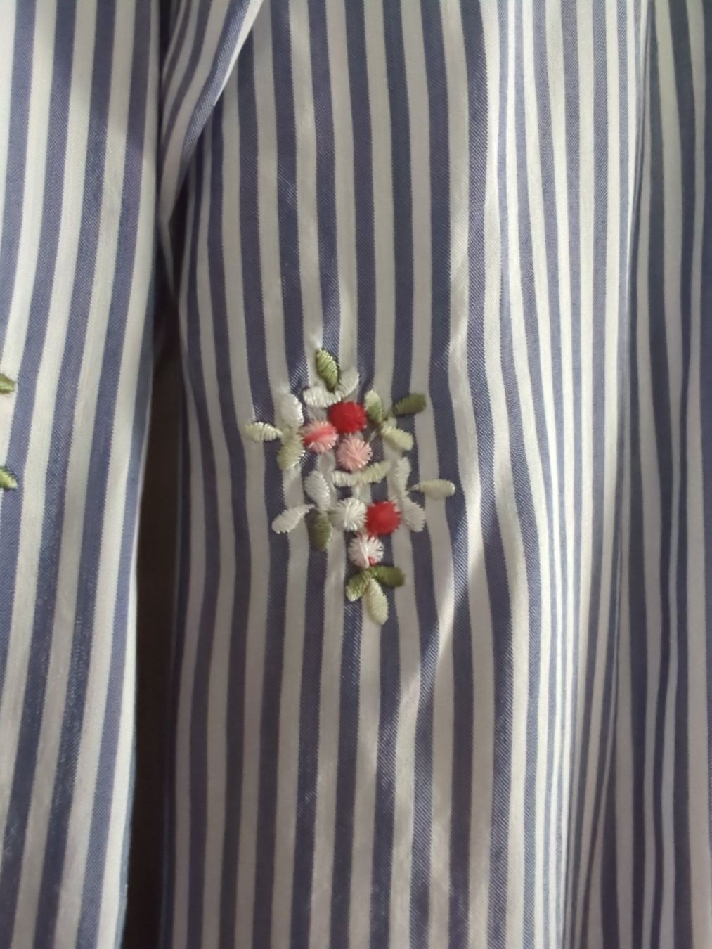 Zara Camicette: Zara Bluse/ Gr. XS Viskose – Usato da Zug venduto da sunshinestateofmind 4