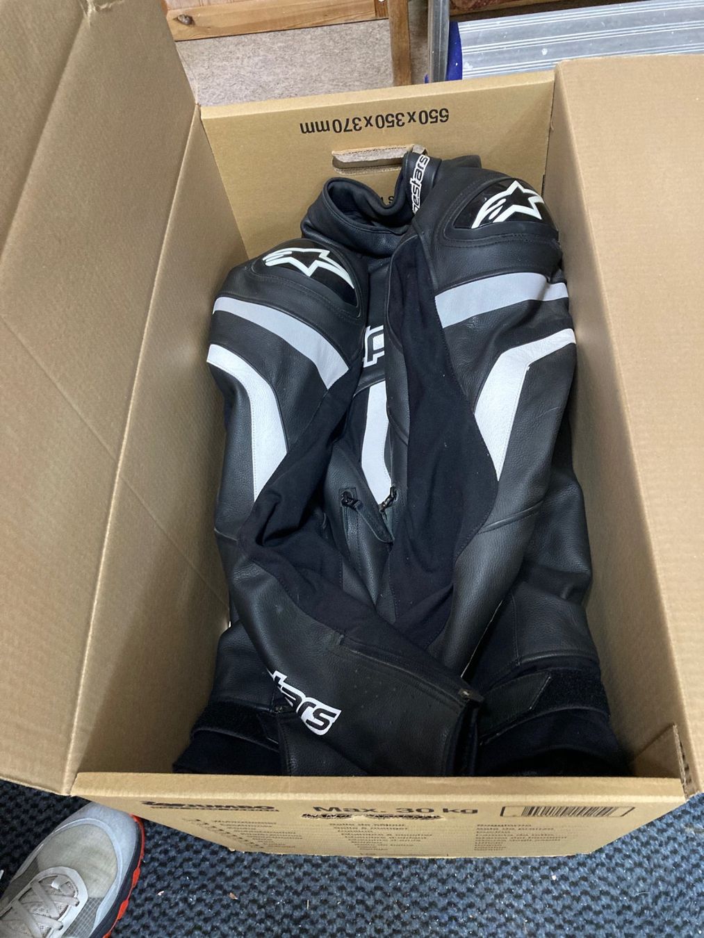 Alpinestars Completi: Combi cuir, Alpinestars Motegi, 2 pièces – Nuovo (secondo la descrizione) da Aïre venduto da ren_8qc2 9