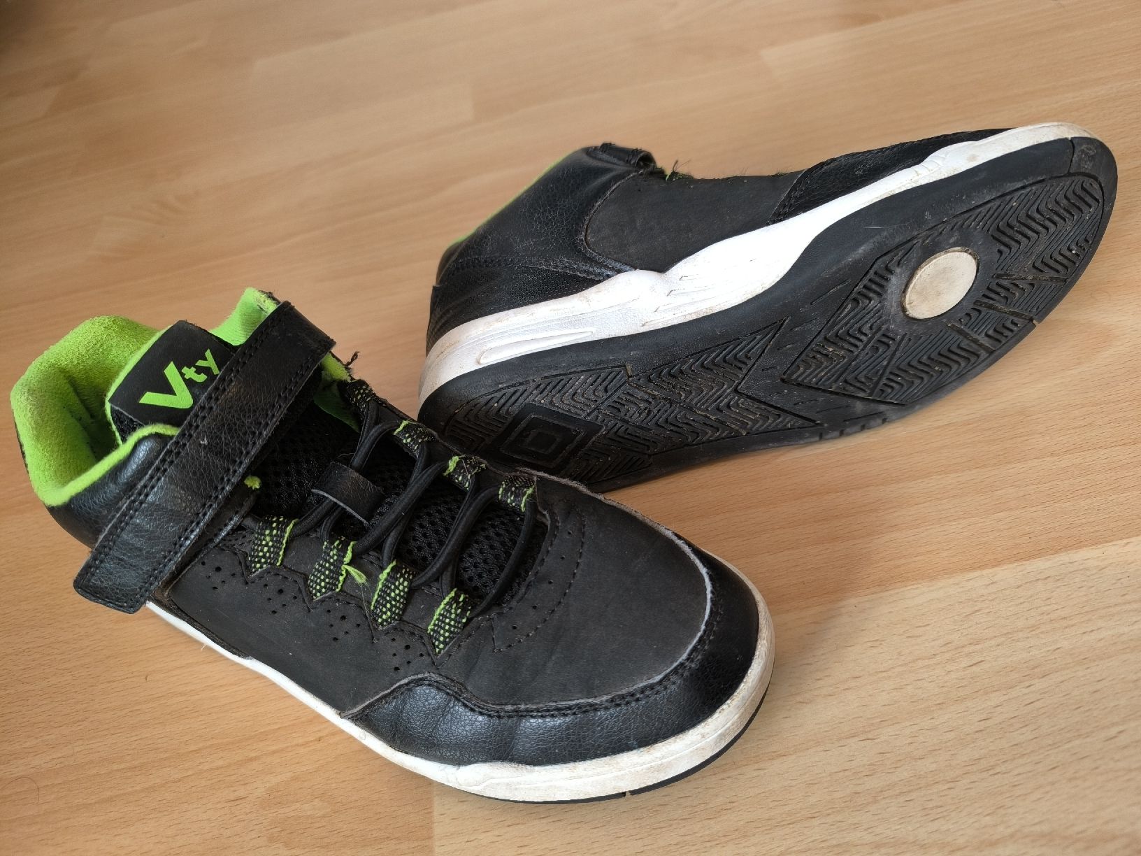 Chaussures garçon: baskets 36 – D'occasion à Arnex-sur-Orbe par mbdaso